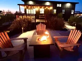 The Hilltop Haven - Romantic Getaway Suite