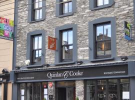 Quinlan & Cooke Boutique Townhouse and QCs Seafood Restaurant, hotel in Cahersiveen