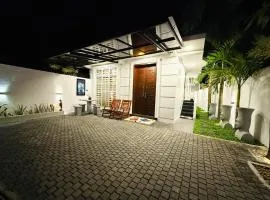 Roo Ceylon Beach Villa