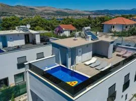 Lovely Home In Okrug Donji