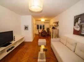 Spacious beach apartment