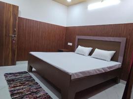 shivam homestay diamond guest house, Hotel in Rudrapur