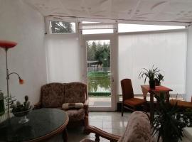 Kleines Haus im Oderbruch, hotel v mestu Neutrebbin