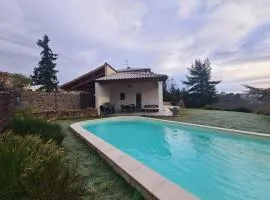 Villa en Ardeche Nord avec piscine proche Parc Peaugres