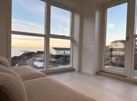 Private apartment with panoramic ocean views