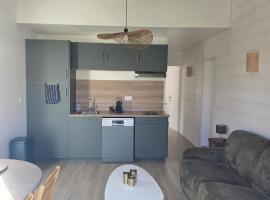 Maisonnette près de la plage, hotel v destinaci Aytré