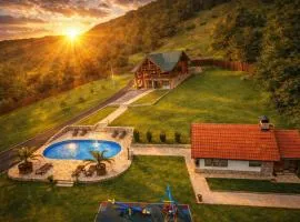 Luxury Family Lodge - Pool, Spa & Tennis Paradise