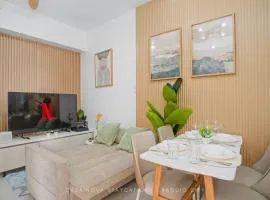 Cozy Home 2BR with Balcony, WiFi, Netflix, PS4, The Mist Residences along Marcos Highway