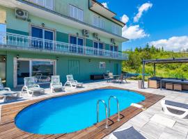 Villa Welcome Home, a spacious and modern villa with a sea view, hotel sa Rabac