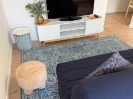 La Casa Grans - Appartement plein sud avec balcon, hotel v destinácii Grans