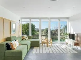 Beach Life Cabin Vibes Ocean Views nr Bude