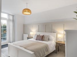 Cosy Cottage nr Bodmin Moor Private Parking, khách sạn ở Helland