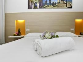 Hotel Kaos, hotel em Villaggio Pirandello