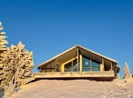 Aurora Arctic Riverside Villa