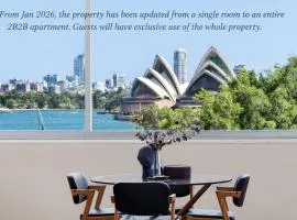 Artistic Opera House Retreat - Entire Apartment - 5-Min Ferry to CBD