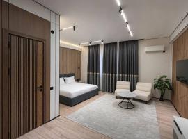 Paradise Hotel, Hotel in Saryaghash