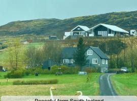 Ásgarður Farm Stay Apartment: Selfoss şehrinde bir otel