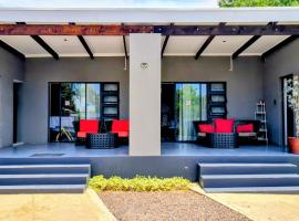 Kaleaba House on the Riverside، فندق في بارايس