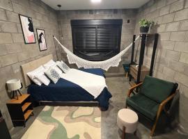 Kazuo520 - Studios Industriais Confort, hotel v destinaci Londrina