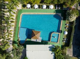 Blue Beach Grand Resort And Spa โรงแรมในหาดราไวย์