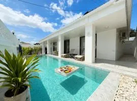 M8 Pattaya 4-bedroom pool mahjong room