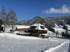 Glatz Hof Appartement Nockberge, Hotel in Gnesau