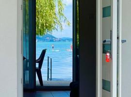 BALATON A KERTBEN - BALATON IN THE GARDEN - Beachfront villas with beautiful view, private beach, Hotel in Balatonfenyves