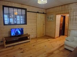 Appartement spacieux 2 chambres au cœur du village, hotel i Massat