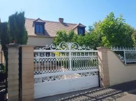 Charmant studio avec jardin et parking gratuit