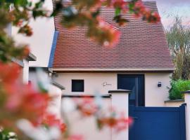 Au Charme De Bussy - Maison près de Disneyland Paris, Forêt, Gare, hotel i Bussy-Saint-Georges