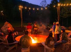 Exclusive Complete Property Buyout, Hotel in Jasper