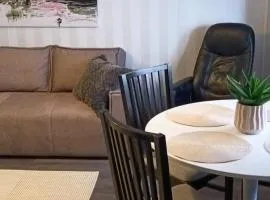 Modern Central Flat- Arrive Late, Leave Late