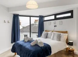 Modern Townhouse in Central Falmouth Nr Seafront