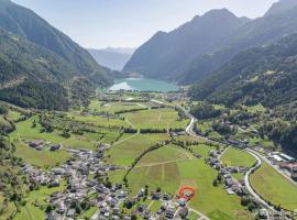 Apartment Sonnige 2-5-Zimmer Wohnung an ruhiger Lage by Interhome, Hotel in Prada