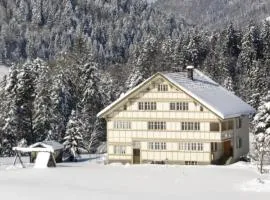 Apartment Verschlafen-- in sanfte Hügel eingebettet- by Interhome