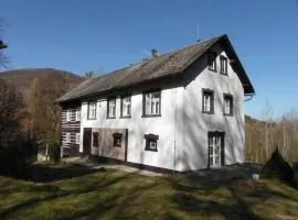 Holiday Home Traditionelles Haus- umgeben von Wäldern in Ralsko by Interhome