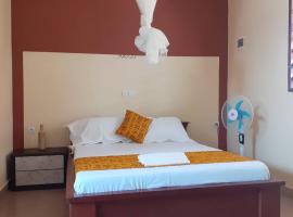 Résidence Stellahouado, Hotel in Cococodji