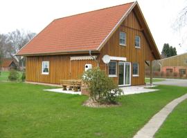 Holiday Home für 16 Personen mit Terrasse by Interhome, Hotel in Sudwalde