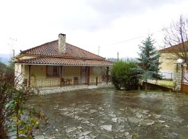 Menelais Guesthouse, Hotel in Khotoússa