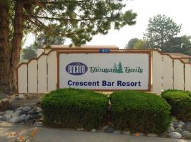 Crescent Bar Camping Resort Studio Cabin 1, holiday rental in Trinidad