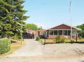 Relaxing Holiday Home Close To The Sea