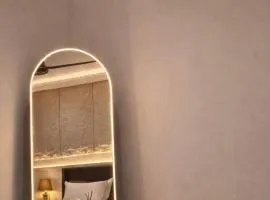 Terra 1BHK I MM ALAM I Modern & Chic I Self Check-in - Gulberg III