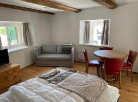 Apartment 1-5 Zr- Einliegerwohnung by Interhome, Hotel in Lavin