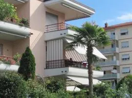 Apartment 2 Zimmer Gartenwohnung mit Pool by Interhome