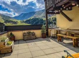 Apartment mit Panoramablick in die Bergwelt by Interhome