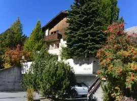 Apartment Chesa Chalchera Suot by Interhome