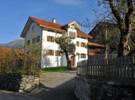 Apartment Haus Walli-Simmen- Wohnung 2 by Interhome, hótel í Fideris Dorf