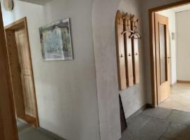 Apartment Appartamento FAMIGLIA TONDINI by Interhome, hotel en Stampa