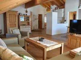 Apartment Chesa Sunasain V11 by Interhome