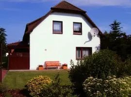 Apartment Komfortable Ferienwohnung mit großem Garten by Interhome